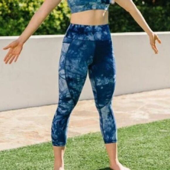 Zyia Hendrix Cropped Leggings - Picture 3 of 11